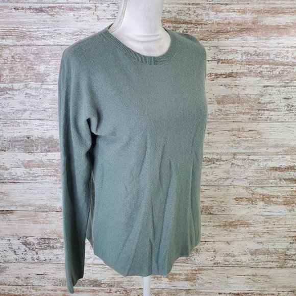 Vince Sweaters - Vince Green Long Sleeve Round Neck Pullover Sweater Size XSmall
